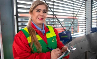 Funcionaria estación